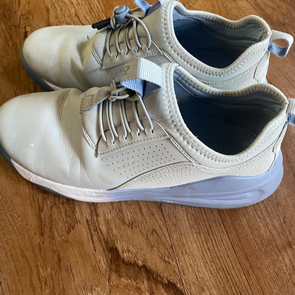 Clove Healthcare Worker Shoes